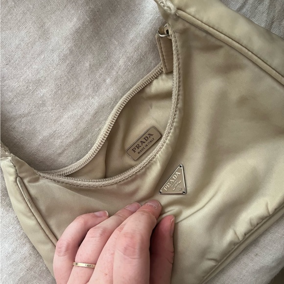Nude Prada Re-Edition Y2K Shoulder Purse - Picture 13 of 15
